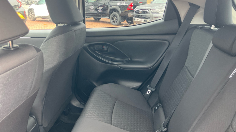 Toyota Yaris 1.5 Hybrid Design 5dr CVT Hybrid Hatchback